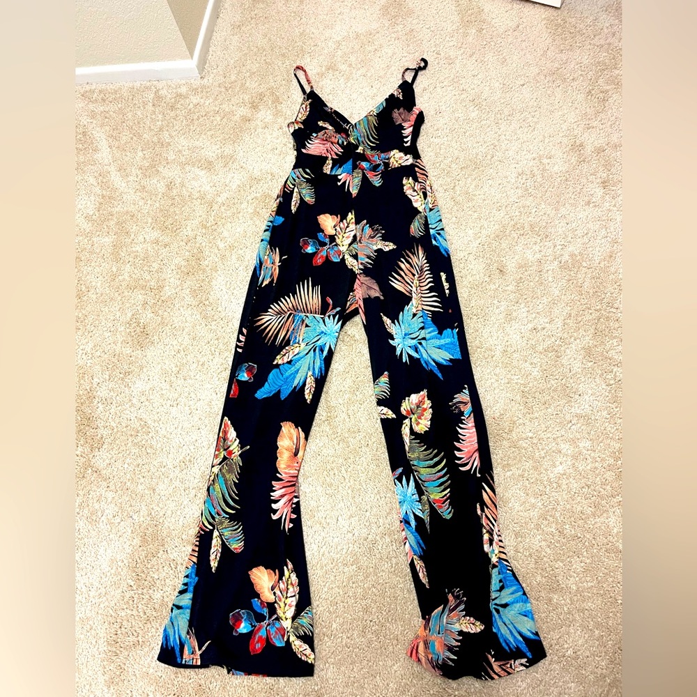 Floral jumpsuit!!